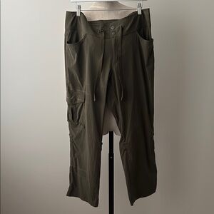 Columbia Women Pants Womens 8 Green Cargo Pockets Omni Shade Leg Roll Tab Nylon